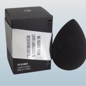 Il makiage Black Makeup Sponge Blender-2pk